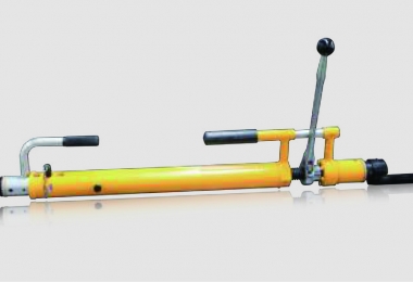 Track Gauge Adjuster / Track Gauge Regulator / Rail Gauge Puller